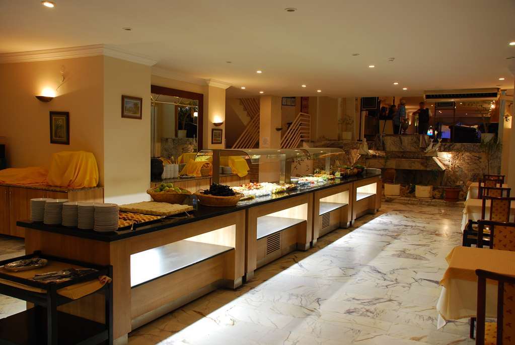 Tuntas Beach Hotel Altinkum Didim Restaurante foto